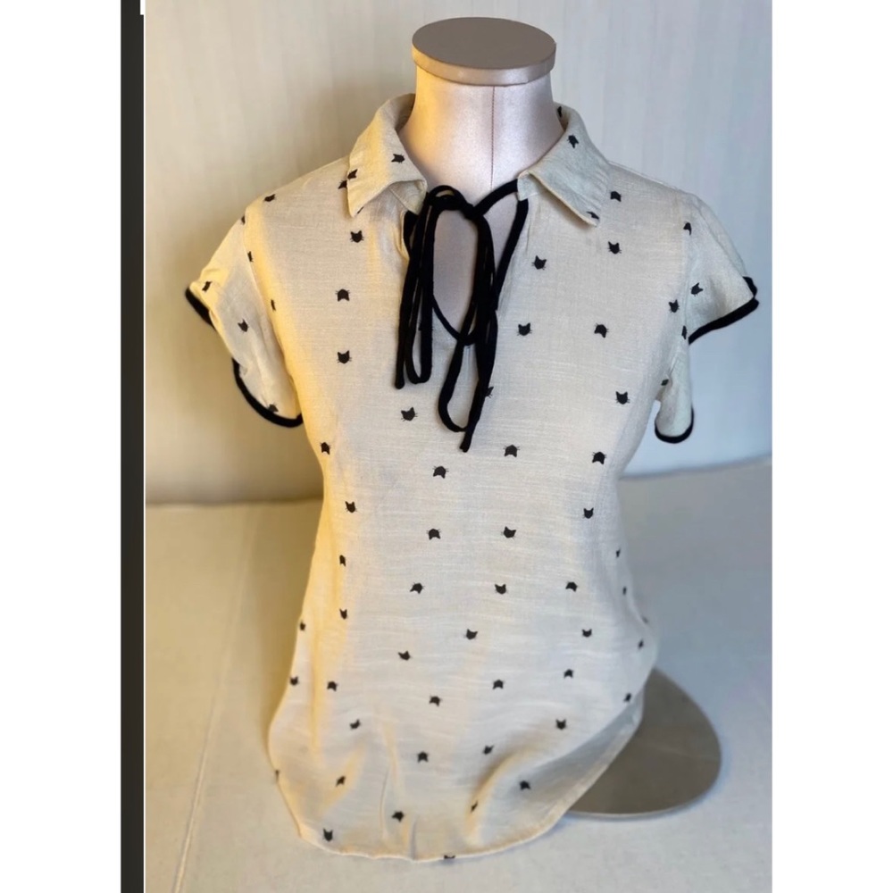 Sweet wanderer Cat print tie neck top Medium